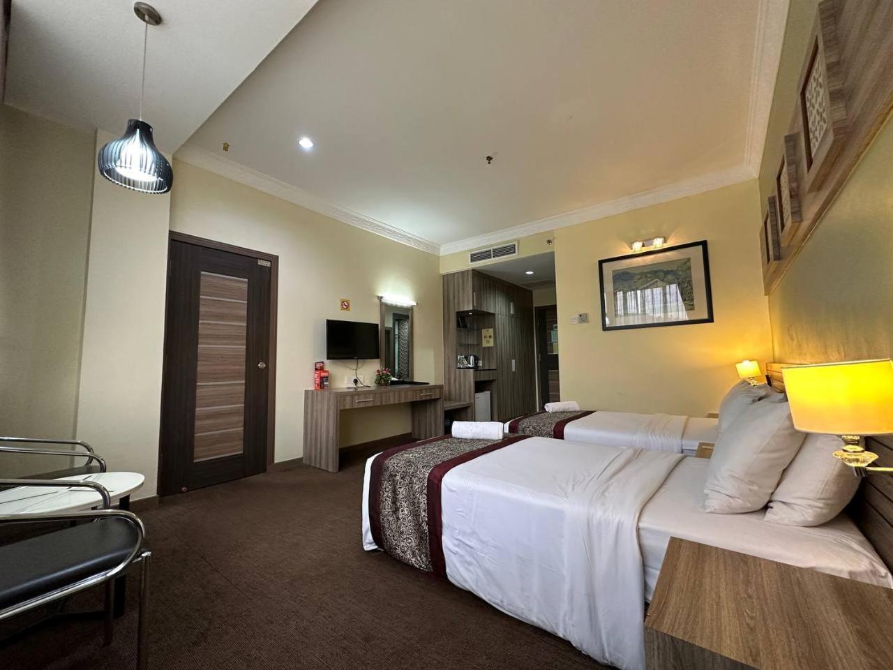 Hig Hotel Kuah Bagian luar foto